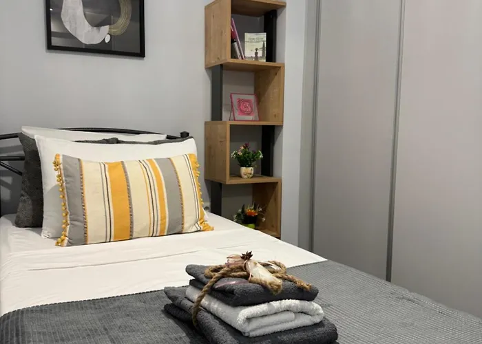 Inu # Wait Fresh And New Apartament Saloniki